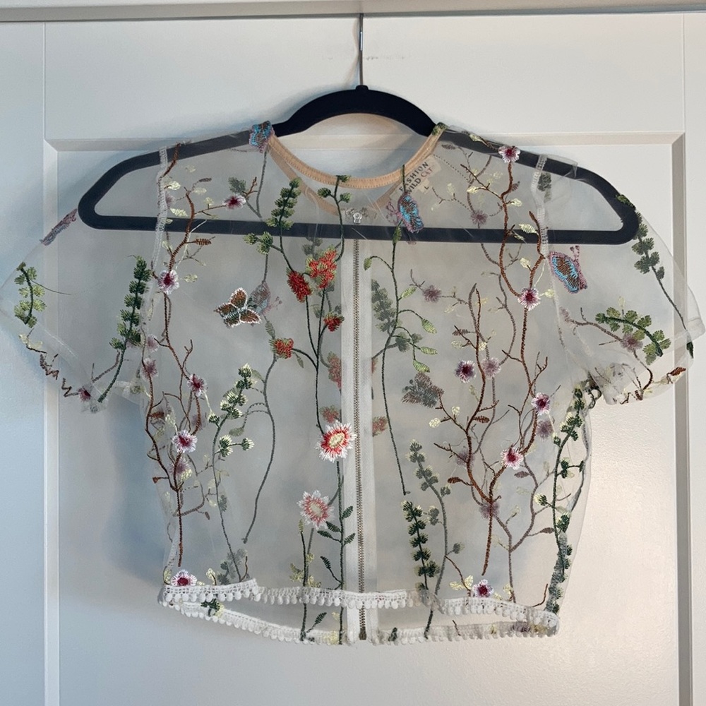 FASHION WILD CAR White Mesh with Floral Crop Top. Size L, but fits like an S.